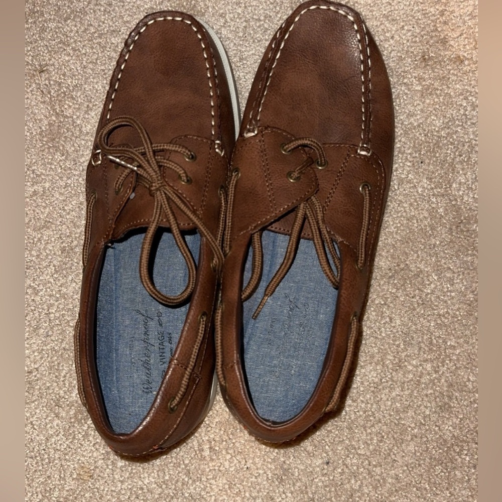 Men’s Boat Shoes Size 10